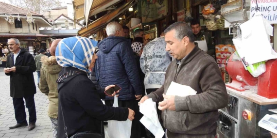 Gaziantep'te Bayram Coşkusu: Yuvalama ve Antep Kahkesi Hazırlıkları Başladı Gaziantep’te Bayram Coşkusu: Yuvalama ve Antep Kahkesi Hazırlıkları Başladı