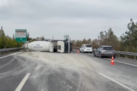 gaziantepte-kontrolden-cikan-beton-mikseri-devrildi-1-kisi-yaralandi-Ixci6nkO.jpg