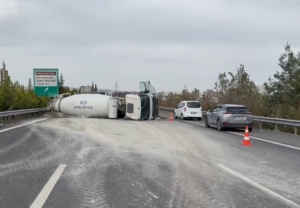 gaziantepte-kontrolden-cikan-beton-mikseri-devrildi-1-kisi-yaralandi-Ixci6nkO.jpg