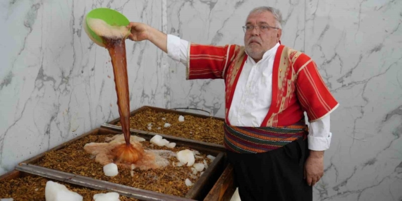 Gaziantep'te Meyan Şerbetine Ramazan İlginizi Artıyor Gaziantep’te Meyan Şerbetine Ramazan İlginizi Artıyor