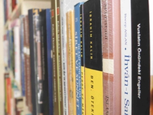 gaziantepte-ramazan-ayinda-kuran-i-kerim-ve-dini-kitap-satislari-artiyor-ZE1i6TVw.jpg