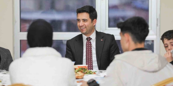 Genç Kaymakam Güzel, SYDV Destekli Ailelerle Birlikte İftar Sofrasında Buluştu Genç Kaymakam Güzel, SYDV Destekli Ailelerle Birlikte İftar Sofrasında Buluştu