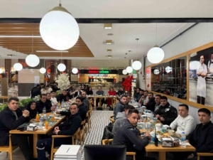 gla-gayrimenkul-yonetim-as-vanmall-personeline-iftar-yemegi-duzenledi-yhx8UqNi.jpg
