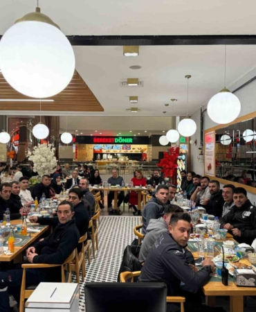 gla-gayrimenkul-yonetim-as-vanmall-personeline-iftar-yemegi-duzenledi-yhx8UqNi.jpg