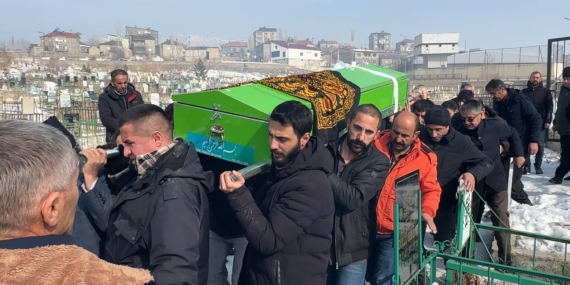 Gülcan Bilici'nin Elektrik Akımına Kapılarak Ölümü Gülcan Bilici’nin Elektrik Akımına Kapılarak Ölümü