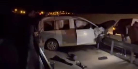 Hafif Ticari Araç Kontrolden Çıktı: 1 Kişi Ağır Yaralı Hafif Ticari Araç Kontrolden Çıktı: 1 Kişi Ağır Yaralı