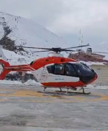 hamile-kadin-helikopterle-hastaneye-sevk-edildi-g4lffMQR.jpg