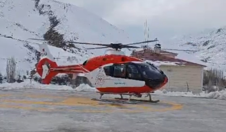 hamile-kadin-helikopterle-hastaneye-sevk-edildi-g4lffMQR.jpg