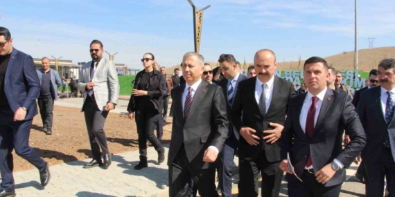 İçişleri Bakanı Yerlikaya: Hayvanları Koruma Kanunu Uygulama Hazırlıkları Tamamlandı!