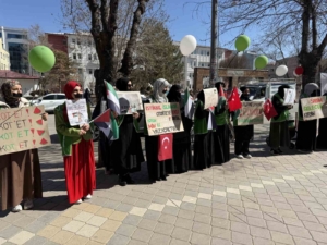igdirda-gazze-icin-sessiz-protesto-bAXTiF5q.jpg