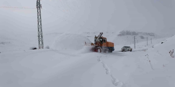 Iğdır’da Karla Mücadele Devam Ediyor: Köy Yolları Açılıyor Iğdır’da Karla Mücadele Devam Ediyor: Köy Yolları Açılıyor