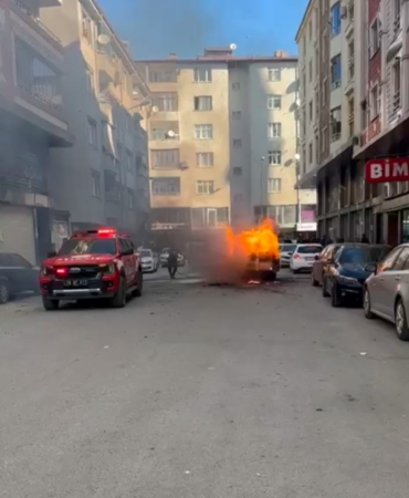 igdirda-ticari-arac-yangini-arac-kullanilamaz-hale-geldi-Bg5MN6IJ.jpg