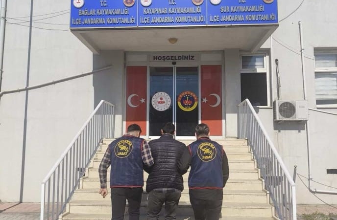 jasat-10-yil-5-ay-kesinlesmis-hapis-cezasi-olan-firariyi-basariyla-ele-gecirdi-VDzLOIRq.jpg