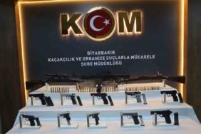 kargo-araclarinda-silah-operasyonu-17-gozalti-ve-gizli-bolmelerde-tabancalar-uwlXt1Vn.jpg