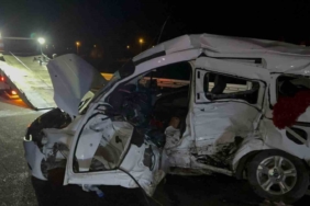 karsta-meydana-gelen-feci-trafik-kazasinda-2-olu-5-yarali-olayin-ayrintilari-ortaya-cikti-nuHmGQFG.jpg