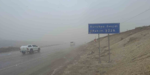 Kurubaş Geçidi'nde Sihirli Kar ve Sis Manzaraları Kurubaş Geçidi’nde Sihirli Kar ve Sis Manzaraları