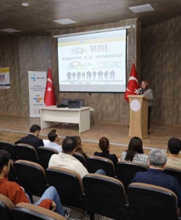 lise-ogrencileri-icin-yenilikci-kariyer-30-semineri-cn48IdMx.jpg