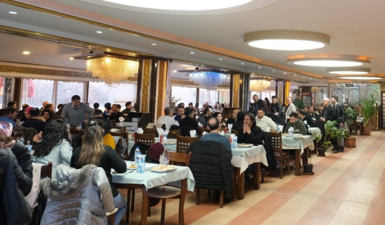 lokman-hekim-iftarda-yonetici-ve-personeliyle-bulustu-SX4mZOkh.jpg