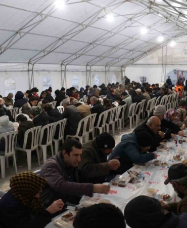 malatyada-ramazan-ayinin-ilk-iftari-coskuyla-acildi-DHkpEFaD.jpg