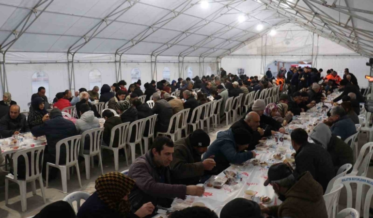 malatyada-ramazan-ayinin-ilk-iftari-coskuyla-acildi-DHkpEFaD.jpg