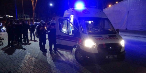 Malatya’da Silahlı İki Grup Arasında Korkunç Kavga: Kurşunlar Havada Uçuştu Malatya’da Silahlı İki Grup Arasında Korkunç Kavga: Kurşunlar Havada Uçuştu