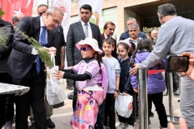 malatyalilarla-bulusan-7-bin-fidan-yesil-gelecegin-temelleri-atiliyor-pu59Yt8H.jpg