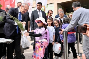 malatyalilarla-bulusan-7-bin-fidan-yesil-gelecegin-temelleri-atiliyor-pu59Yt8H.jpg