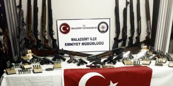 Malazgirt'te Ele Geçirilen Silah ve Mühimmatla İlgili Şok Gelişmeler Malazgirt’te Ele Geçirilen Silah ve Mühimmatla İlgili Şok Gelişmeler