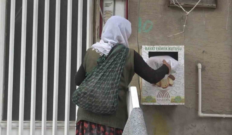 mardinde-bayat-ekmek-kutusu-ile-israfi-onleyen-yenilikci-uygulama-sKgz8avu.jpg
