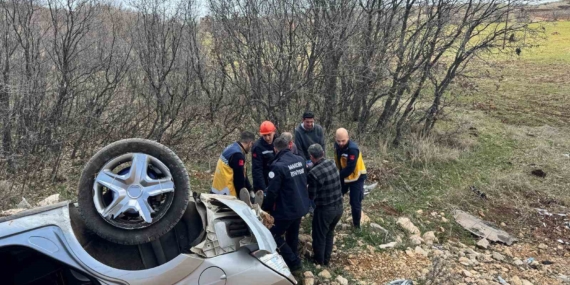 Mardin’de Kontrolden Çıkan Araç Takla Attı: Üç Kişi Yaralandı
