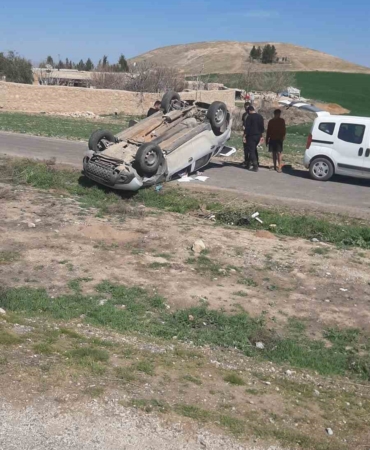 mardinde-kontrolden-cikan-suv-aracin-takla-atmasi-sonucu-2-kisi-yaralandi-lpNm9kgs.jpg