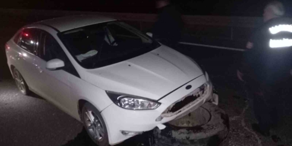 Mardin'de Seyir Halindeki Otomobile Tır Tekerleği Çarptı: Sürücü Yaralandı Mardin’de Seyir Halindeki Otomobile Tır Tekerleği Çarptı: Sürücü Yaralandı
