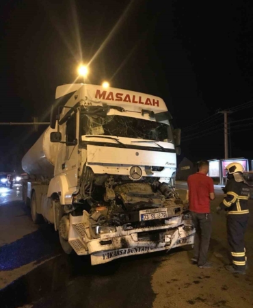 mardinde-tir-ve-tanker-carpisti-1-kisi-yaralandi-y65SyOJF.jpg