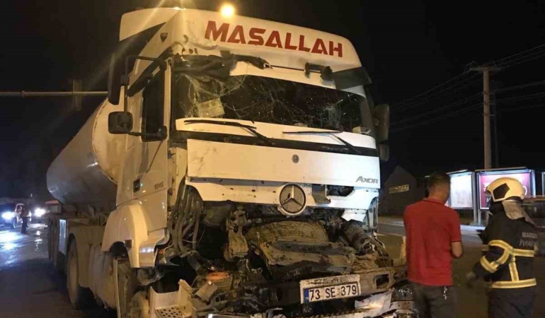 mardinde-tir-ve-tanker-carpisti-1-kisi-yaralandi-y65SyOJF.jpg