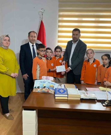 mehmet-akif-ersoy-ilkokulundan-gazze-icin-ozel-yardim-kampanyasi-VexMutFX.jpg