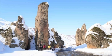 musta-dogaseverler-kizilagac-kanyonunda-bulustu-njCQQSCW.jpg