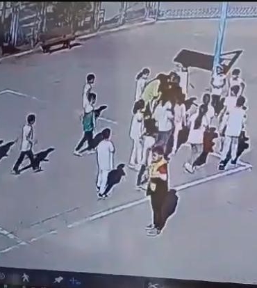 nefes-borusuna-seker-kacan-ogrenci-heimlich-manevrasi-ile-hayata-donduruldu-uYgvEvf7.jpg