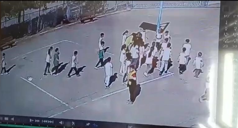 nefes-borusuna-seker-kacan-ogrenci-heimlich-manevrasi-ile-hayata-donduruldu-uYgvEvf7.jpg