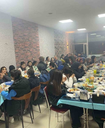 ogrencilere-ozel-anlam-dolu-iftar-etkinligi-Z51dxGnD.jpg