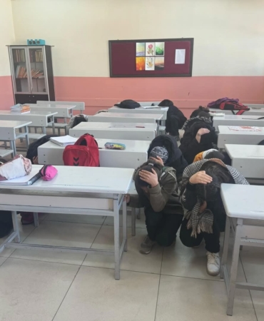 ozalpta-deprem-haftasi-kapsaminda-tatbikat-gerceklestirildi-BfKPHzRH.jpg