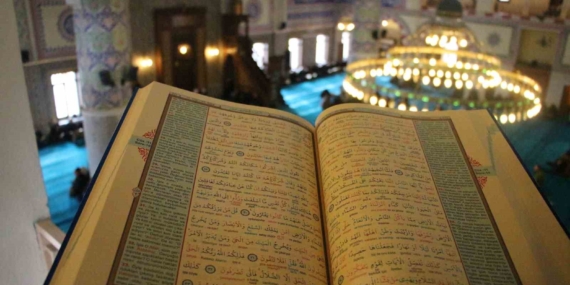 Ramazan Ayında Van'da Mukabele Geleneği Canlanıyor Ramazan Ayında Van’da Mukabele Geleneği Canlanıyor