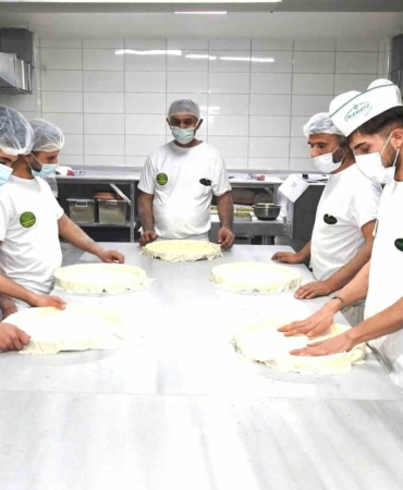 ramazan-bayrami-icin-gaziantep-baklavasinda-yogun-mesai-basladi-K71Kmtpe.jpg