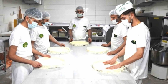 Ramazan Bayramı İçin Gaziantep Baklavasında Yoğun Mesai Başladı Ramazan Bayramı İçin Gaziantep Baklavasında Yoğun Mesai Başladı