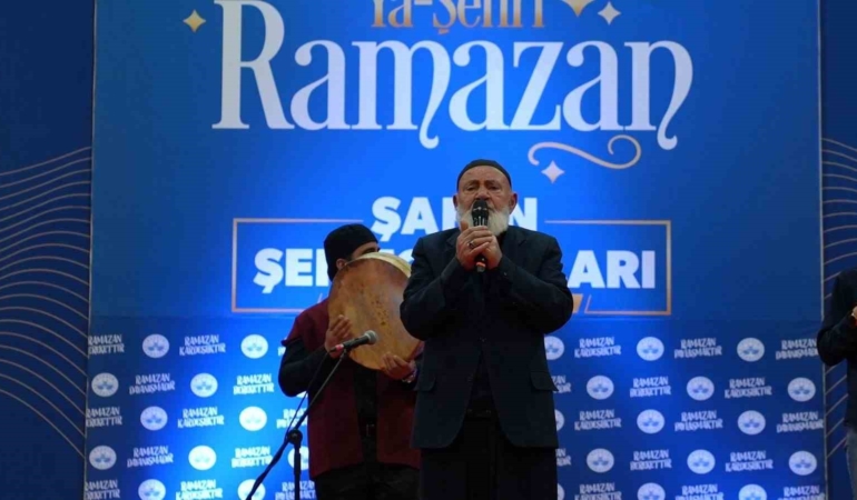ramazan-etkinliklerinde-tasavvuf-muzigi-sanatcisi-turgut-kirgilin-unutulmaz-performansi-JPbvQhKz.jpg