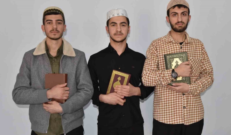sadece-dort-ayda-hafizlik-basaran-gencler-rsaKBq5Y.jpg