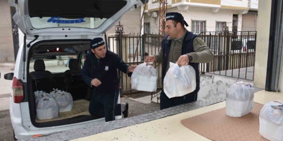 Şahinbey Belediyesi, 100 Bin Kişiye Sıcak Yemek Ulaştırıyor! Şahinbey Belediyesi, 100 Bin Kişiye Sıcak Yemek Ulaştırıyor!