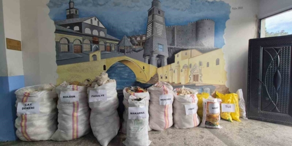 Silvanlı Öğrencilerden 'Bir Avuç İyilik' Projesi ile Anlamlı Bir Dayanışma Hikayesi Silvanlı Öğrencilerden ‘Bir Avuç İyilik’ Projesi ile Anlamlı Bir Dayanışma Hikayesi