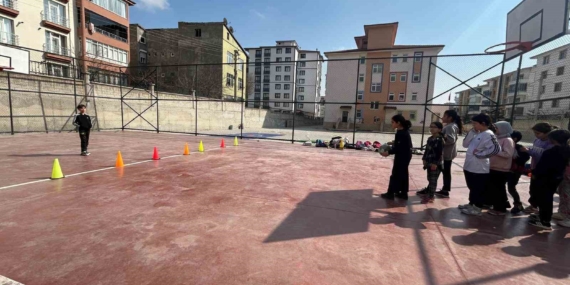 Sporda İlk Adım Projesi ile Geleceğin Yıldızları Yetişiyor Sporda İlk Adım Projesi ile Geleceğin Yıldızları Yetişiyor