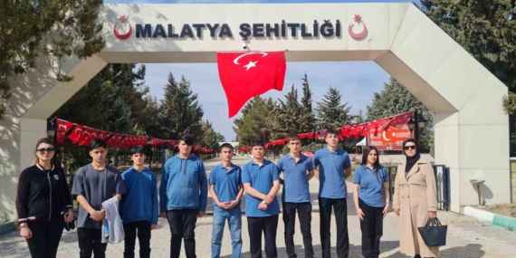 Sümer MTAL Halkla İlişkiler Bölümü Öğrencilerinden Önemli Bir Ziyaret Sümer MTAL Halkla İlişkiler Bölümü Öğrencilerinden Önemli Bir Ziyaret