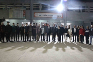 surda-lise-ogrencilerine-ozel-iftar-daveti-D3S17wfi.jpg